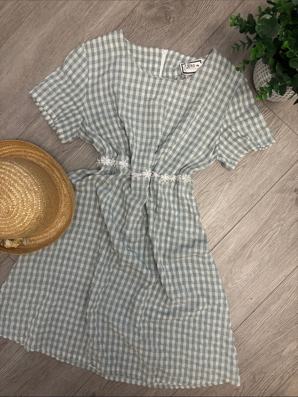 Vintage Green and White Gingham Mini Dress - Picture 2 of 10